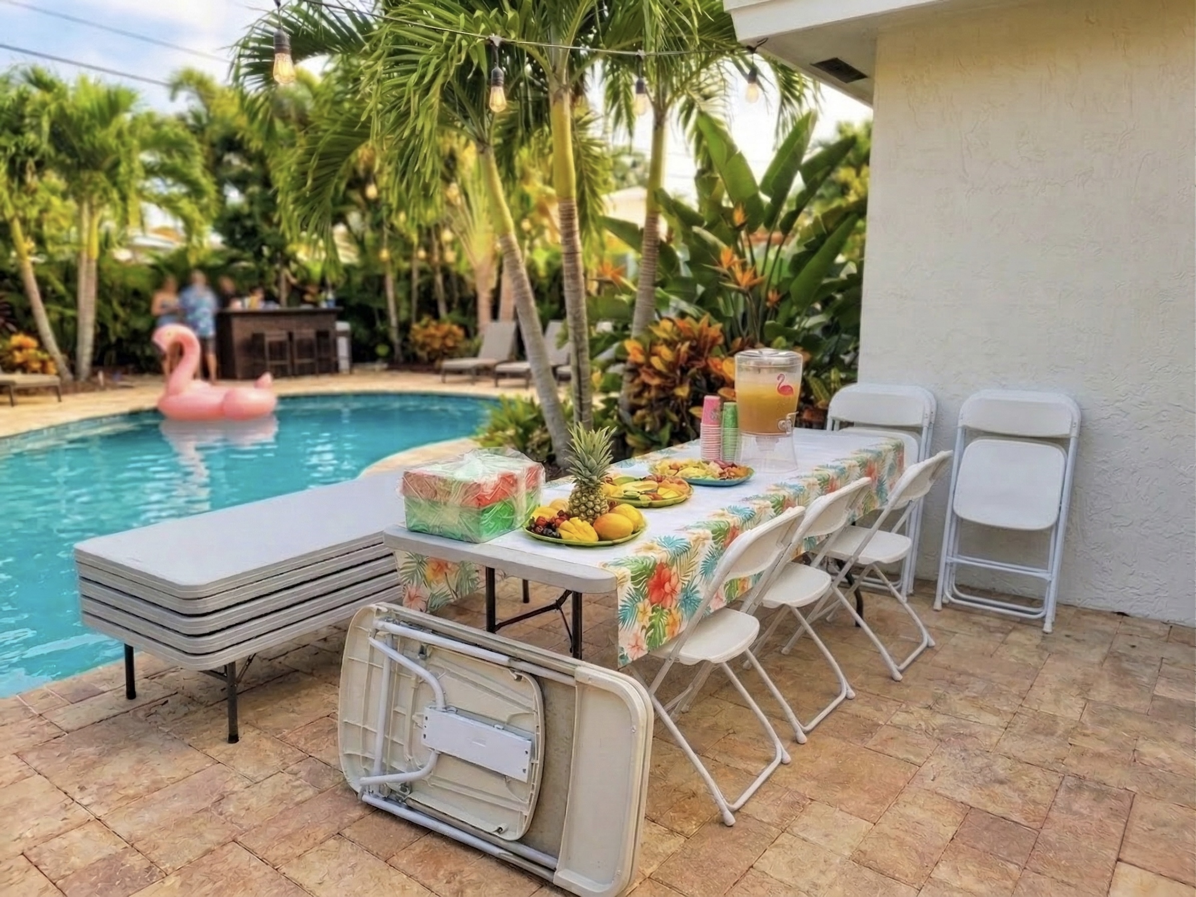 Plastic folding tables for parties